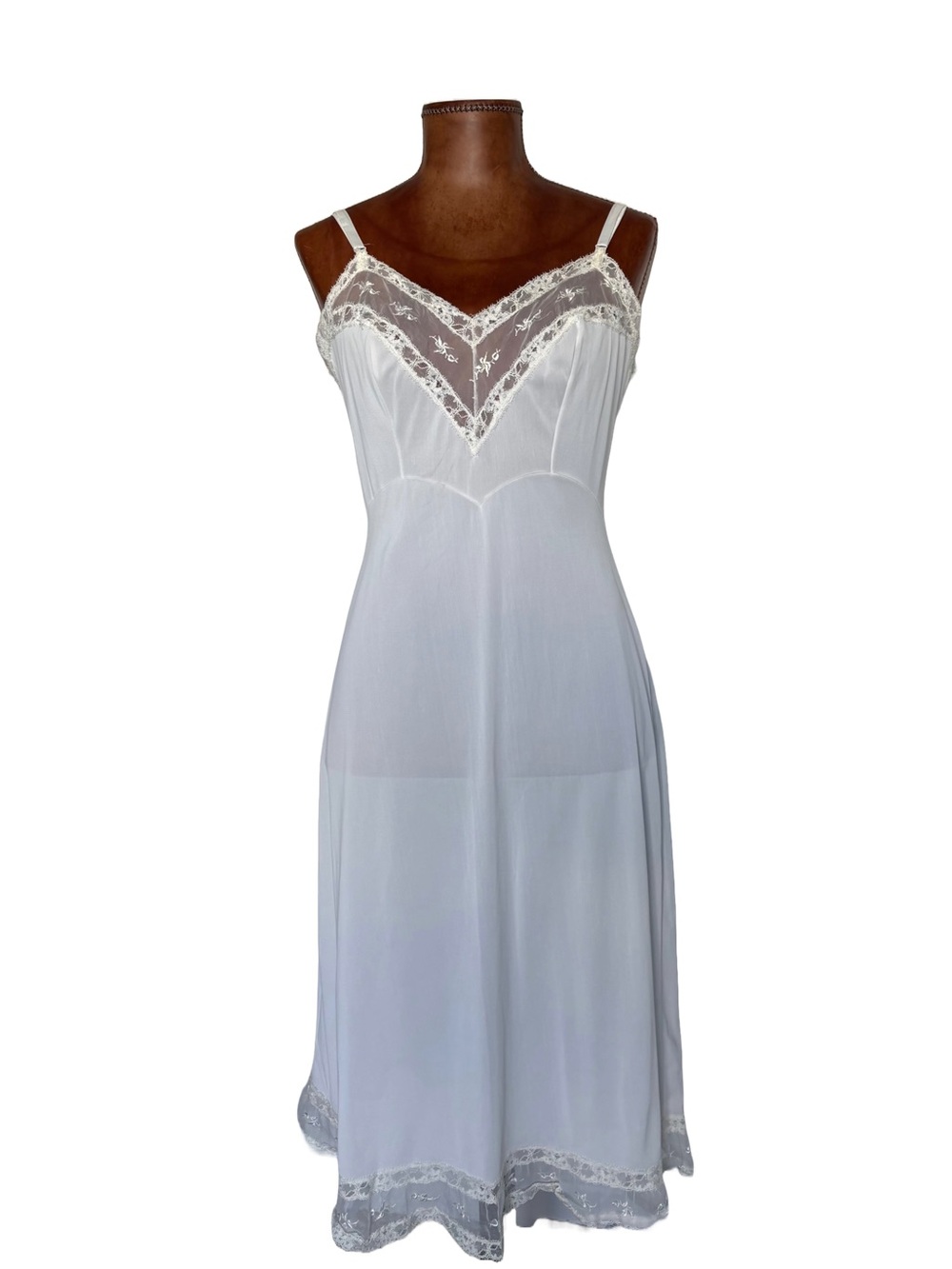 Miss Youth Form Vintage Slip Dress with White Lace Details from the 50s-60s